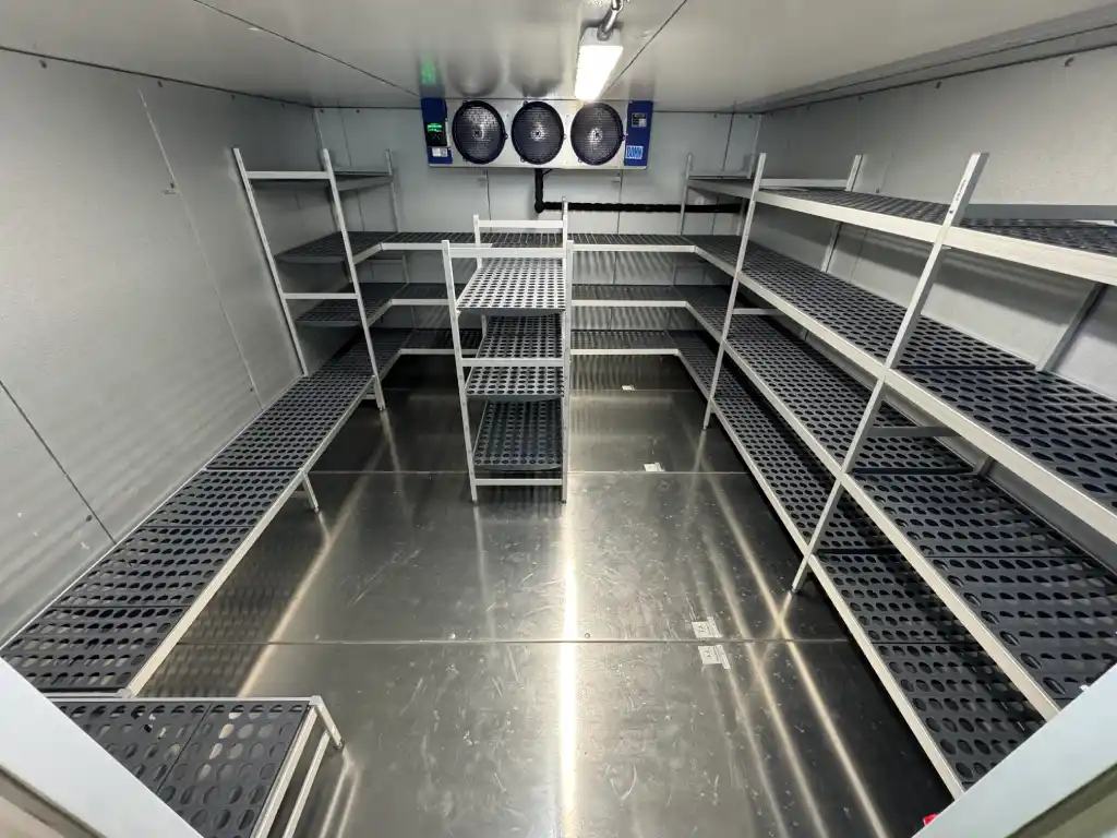 Muhlenburg MS - Fermod Walk-In shelving-r